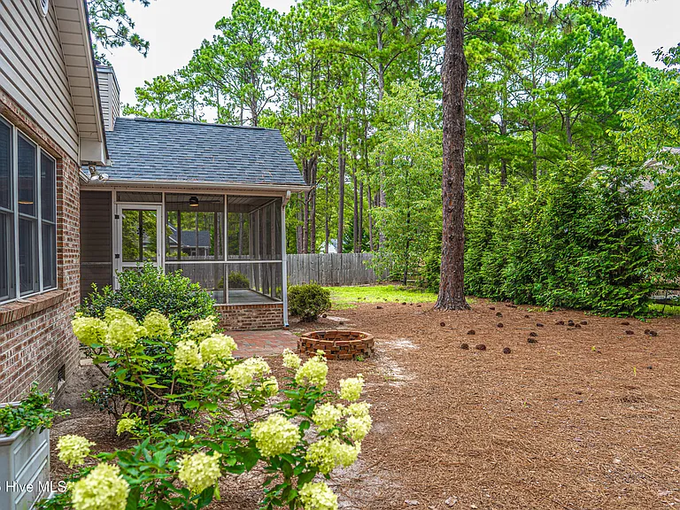 104 Juniper Creek Blvd — Photo 47