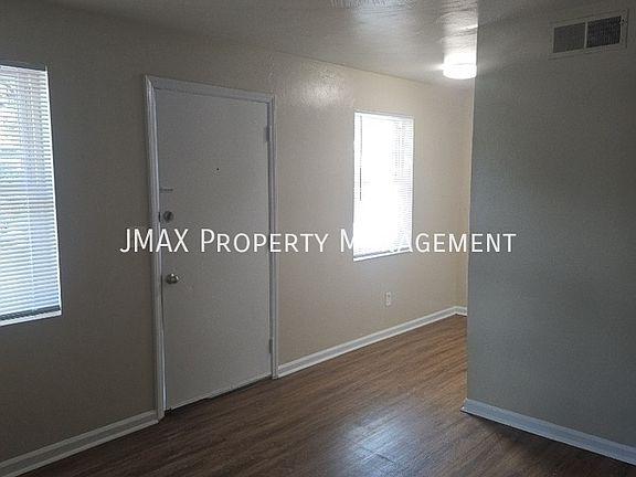 3rd image of 812 Westside Blvd NW APT 4