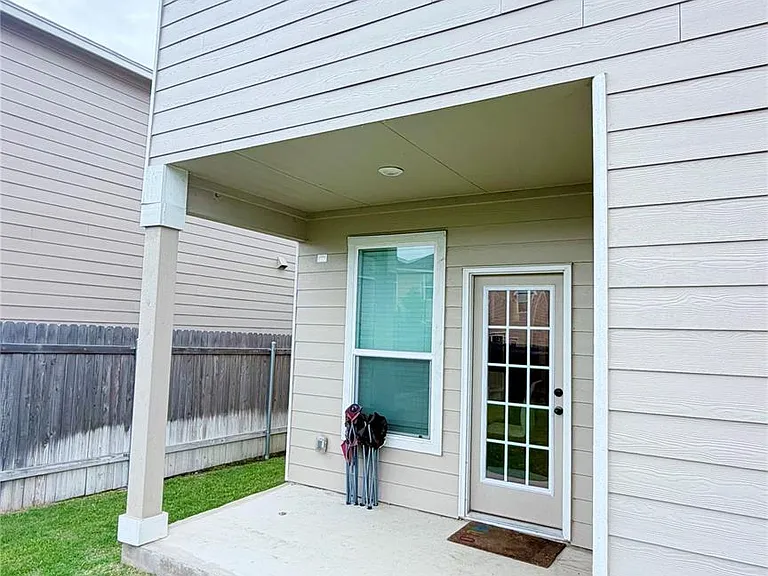1009 Brambles Dr — Photo 28