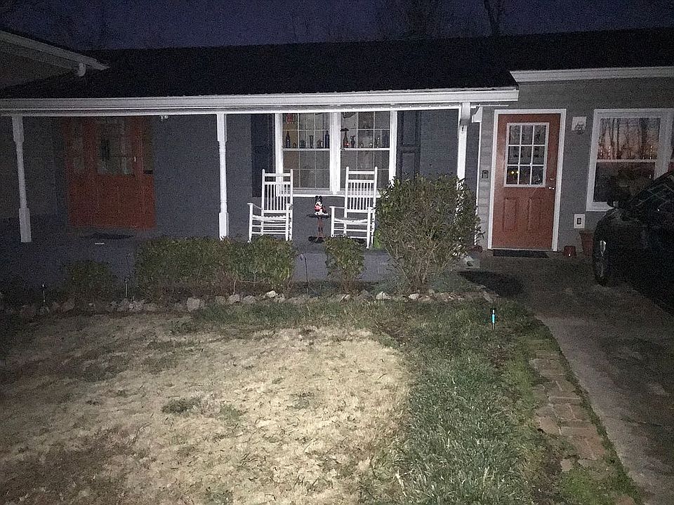 2nd image of 1004 6th Ave NE