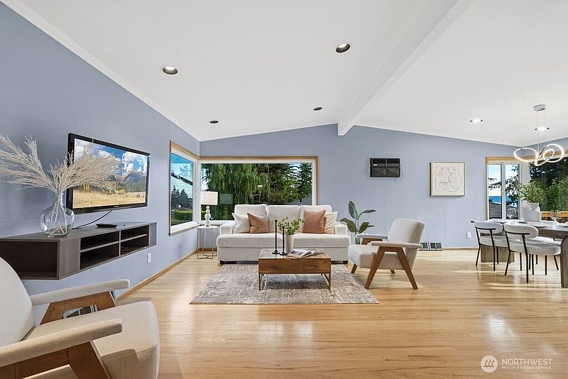 4th image of 10851 Marine View Drive