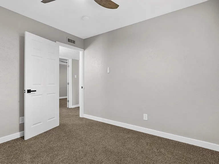 3902 Marywood Dr — Photo 31