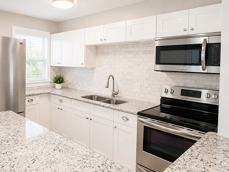 405 Marshall St — Photo 11
