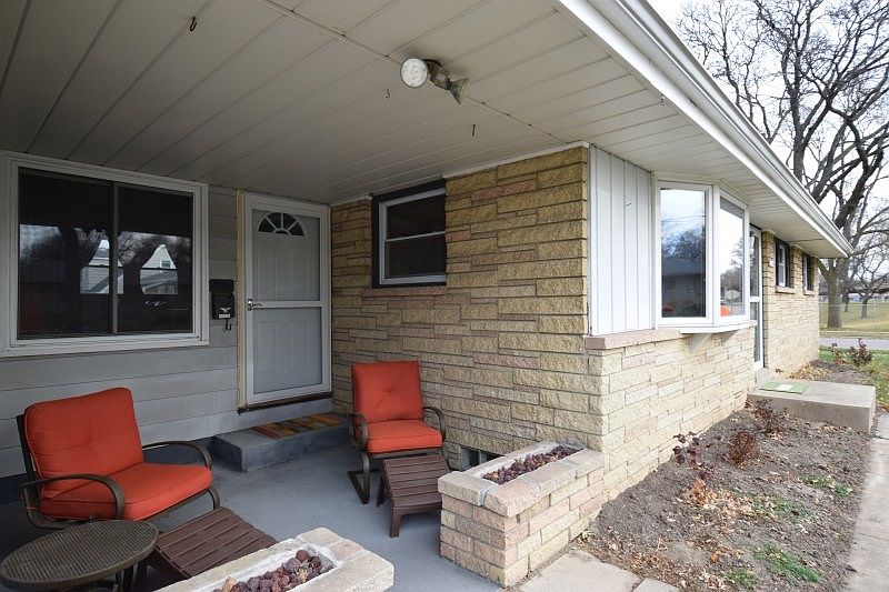 1st image of 10204 W Dakota St