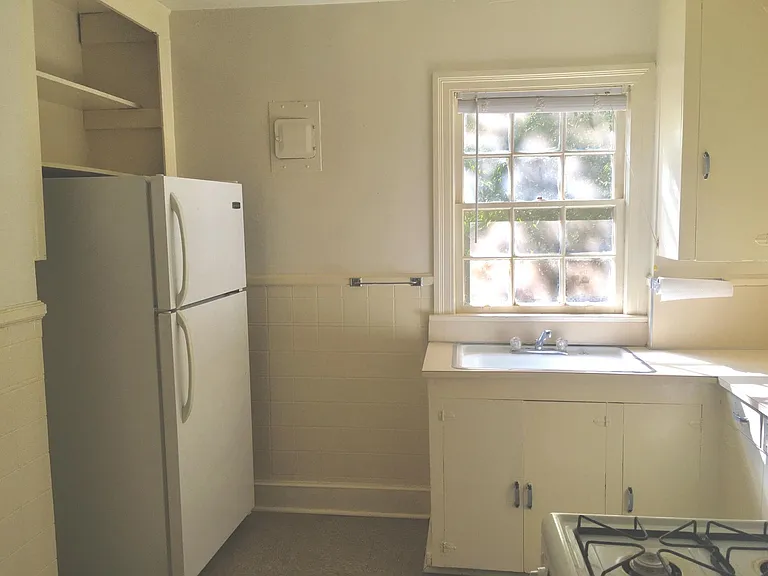 1069 Poplar Blvd — Photo 11