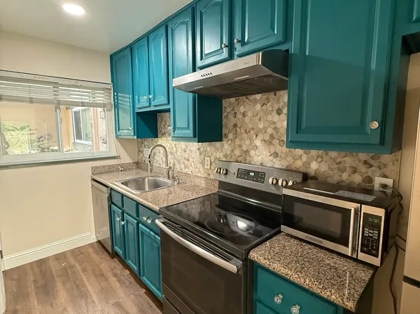 1399 Terra Nova Blvd, Pacifica, CA 94044