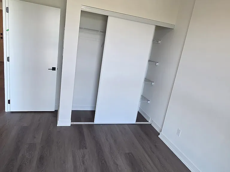 33 Erie Ave #404 — Photo 19