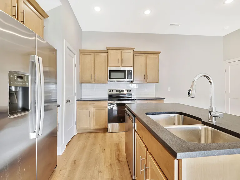 576 Long Path Ct — Photo 21