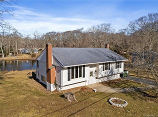 8 Lochwood Dr, Clinton, CT 06413