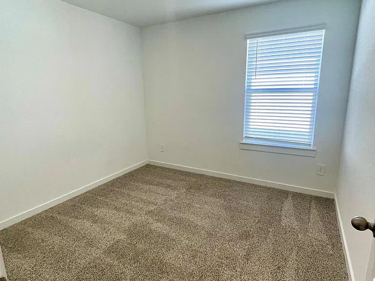 31710 Carlisle Cove Ct — Photo 9