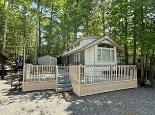 23 Woodland Dr, Gouldsboro, PA 18424