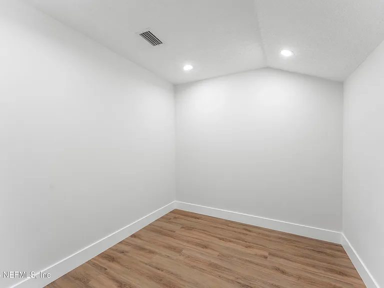 4308 Worth Dr E — Photo 18
