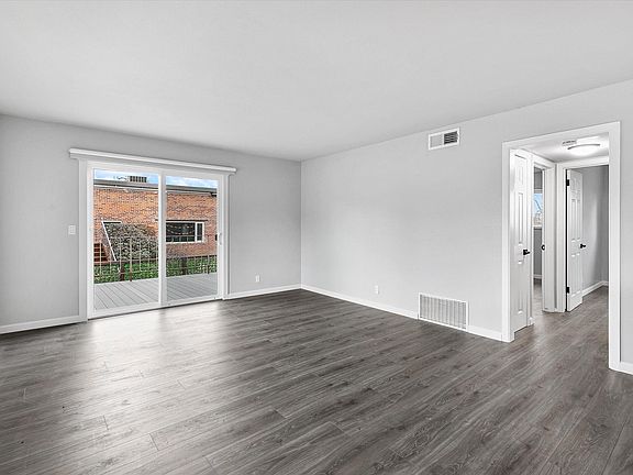 Large deck off of the living room.