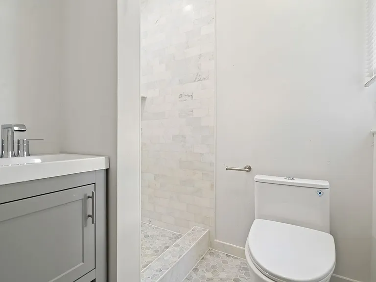 455 George St — Photo 11