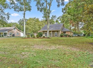 11515 Wintergreen Dr, Zachary, LA 70791