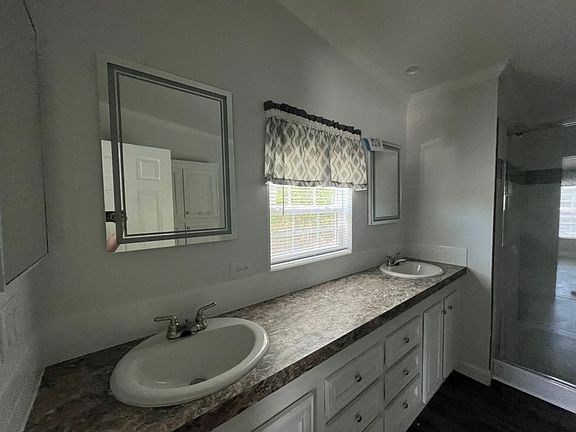 3rd image of 173 Eland Dr #173