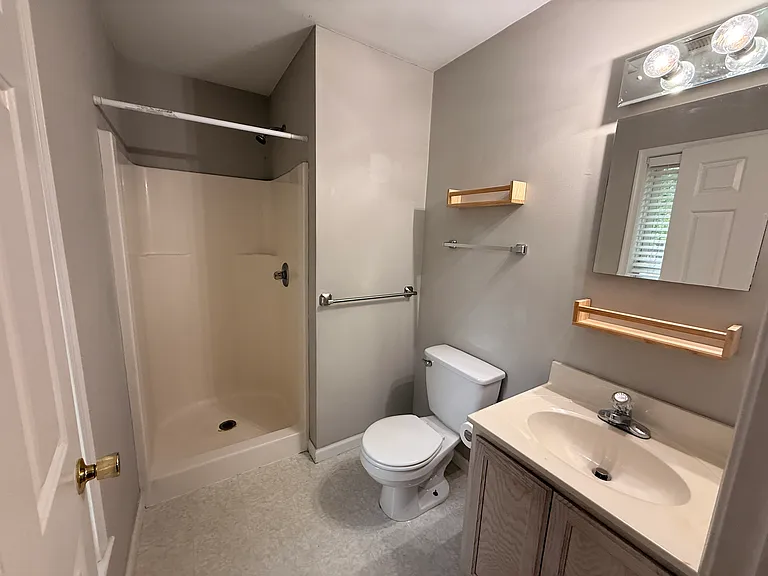 327 W Trinity Ave — Photo 8