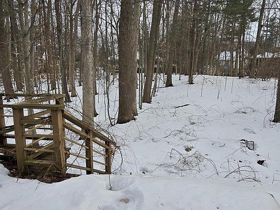 5th image of 15460 Kelly St