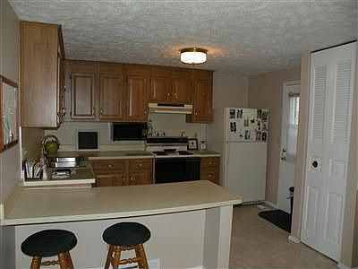 2nd image of 7385 Willowrun Dr Unit A