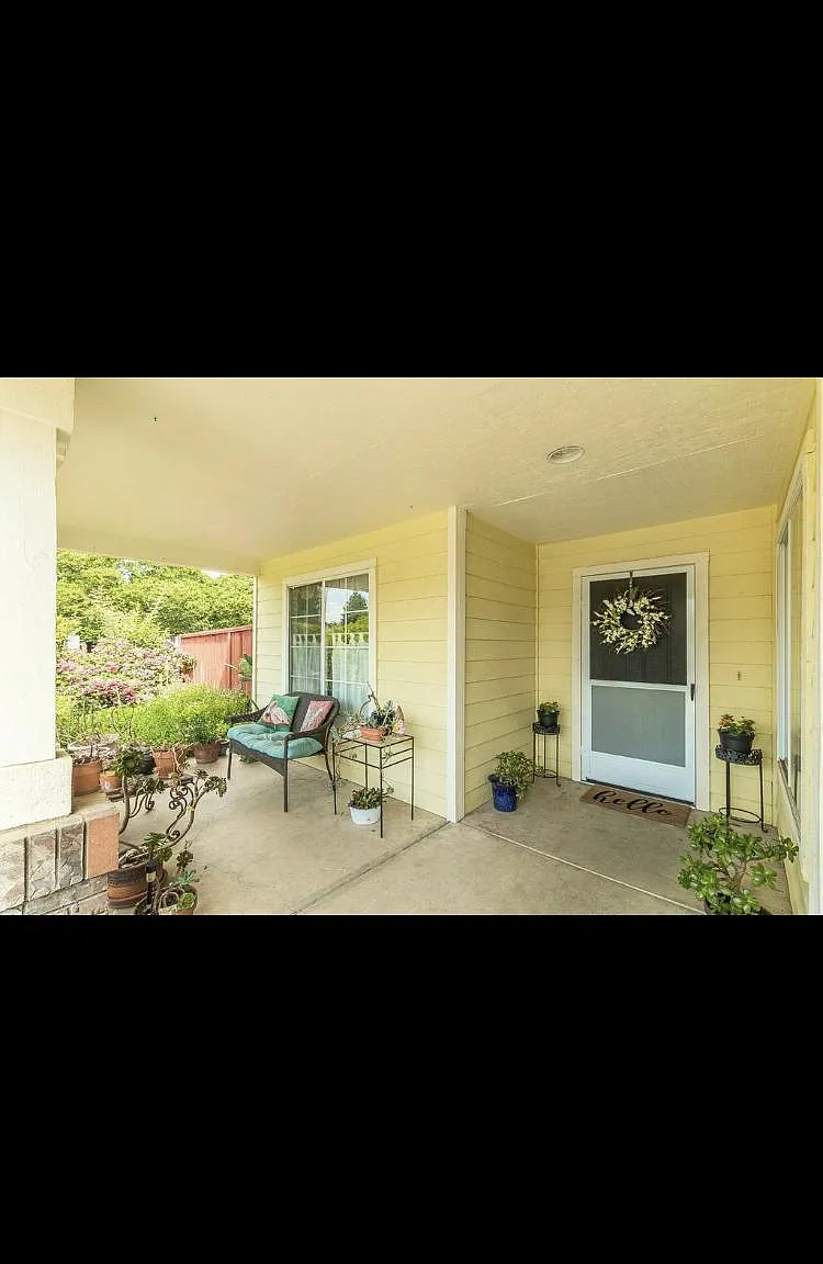 2831 Purvis Ave — Photo 3