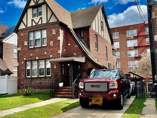 187-28 87th Dr, Jamaica, NY 11432