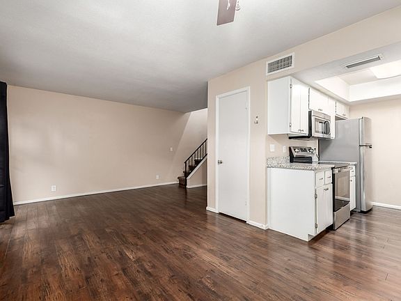 4th image of 286 W Palomino Dr Unit 107