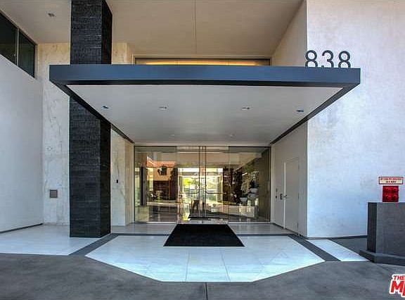 2nd image of 838 N Doheny Dr APT 1007