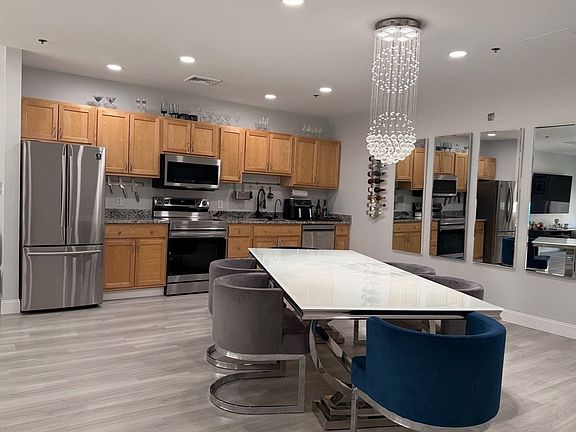 3rd image of 531 Main St APT 201M