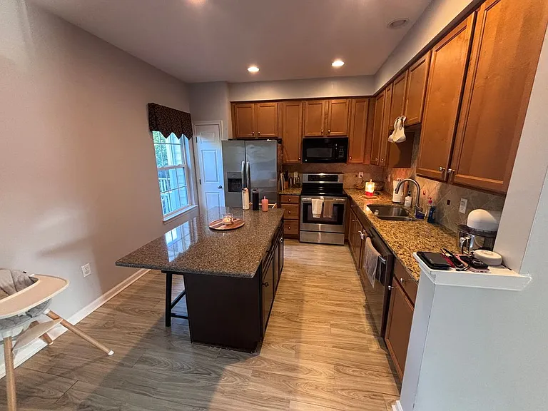 322 Larose Dr — Photo 3