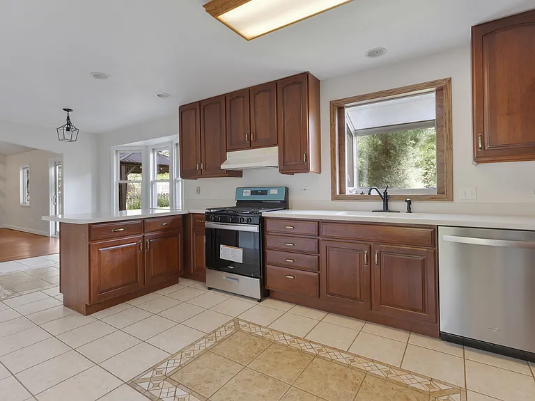 616 Blue Spruce Ln — Photo 7