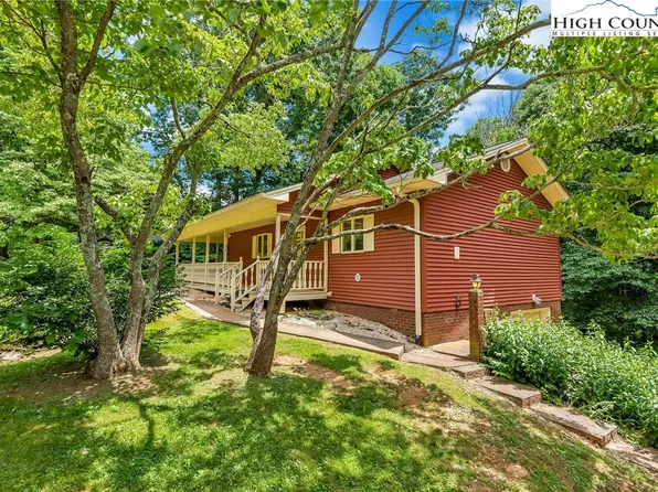 488 Oakwood Road, West Jefferson, NC 28694