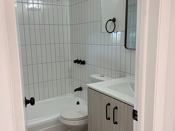 5th image of 6 Colonial Rd APT 44
