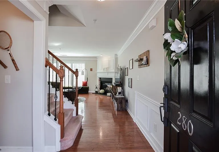 280 Balaban Cir — Photo 2
