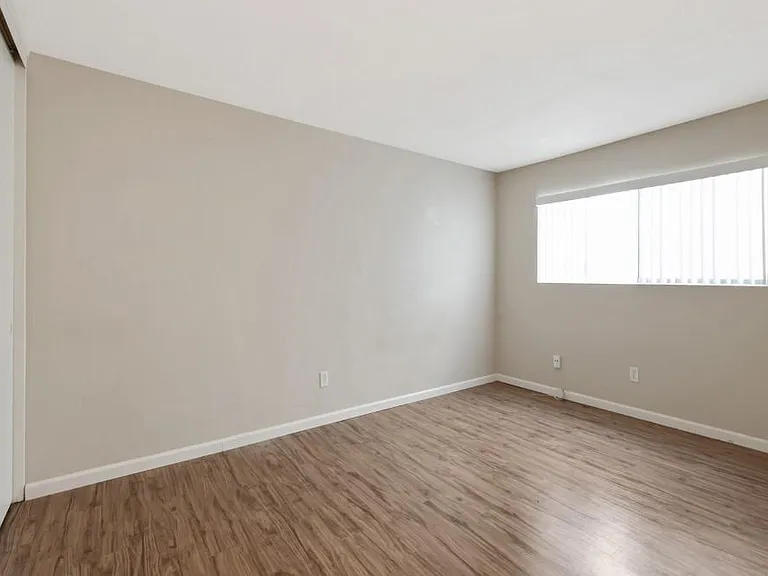 4033 Iowa St #4 — Photo 4
