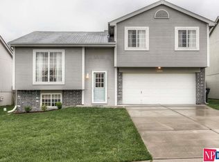 11905 Bauman Ave, Omaha, NE 68164