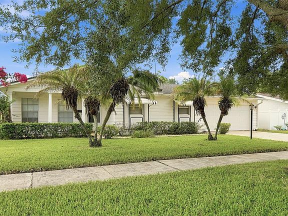4th image of 1013 SUNWOOD LANE