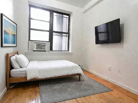 4th image of 401 E 13th St Unit 3H