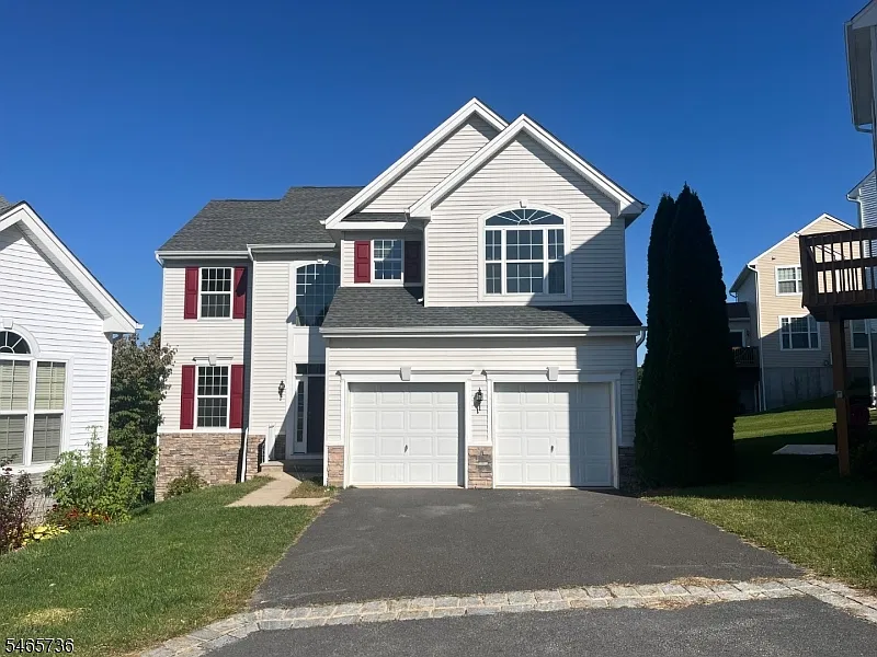 275 Winding Hill Dr
