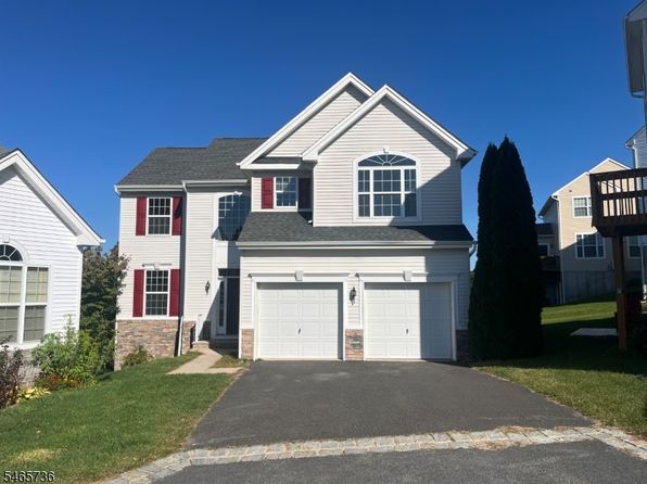 275 Winding Hill Dr