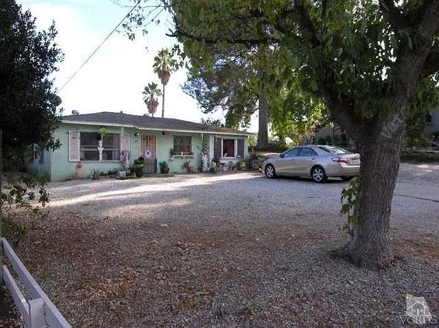 1st image of 136 N Oakview Dr
