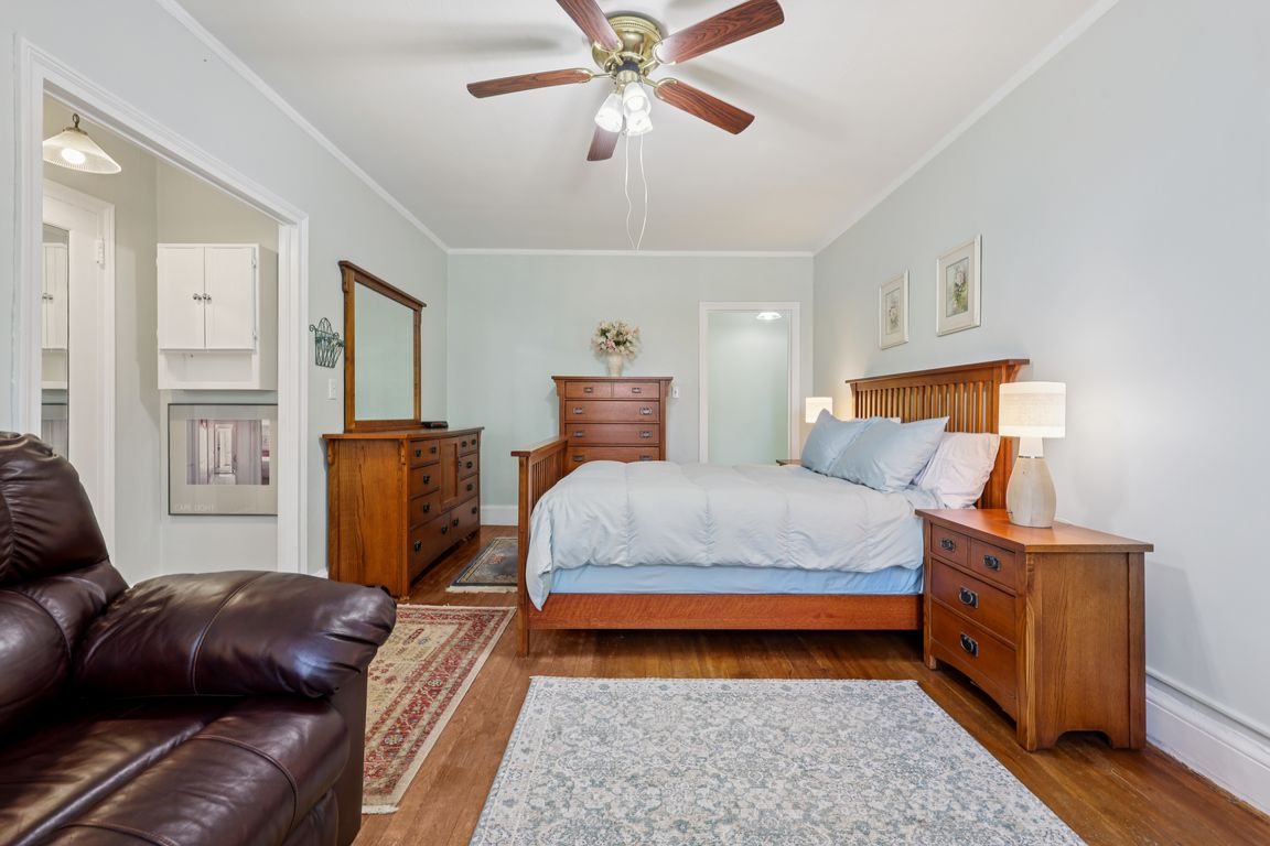 Lockwood Ave 3d-S2907-013.jpg