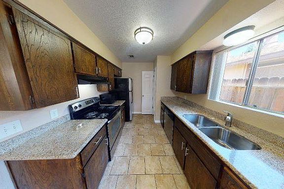 3rd image of 190 W 9th St #D