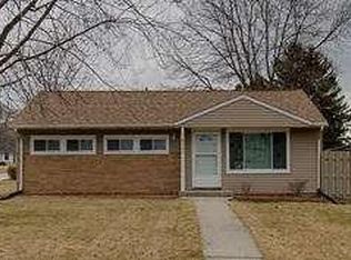 4363 S 71st St, Greenfield, WI 53220