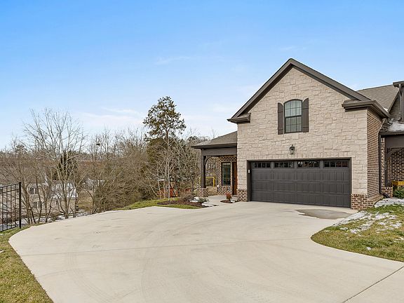 2nd image of 734 Wood Grove Cir #17