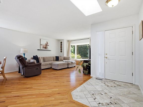 4th image of 17845 SW Zenith Pl
