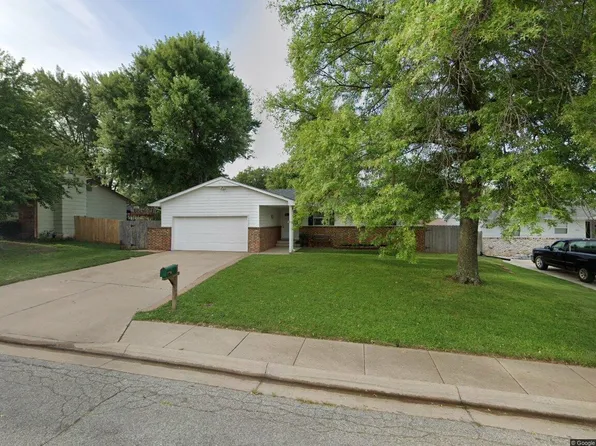 1506 N Rockwood Blvd, Mulvane, KS 67110
