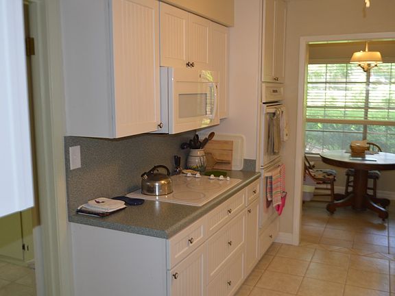 5th image of 708 Overhill Dr