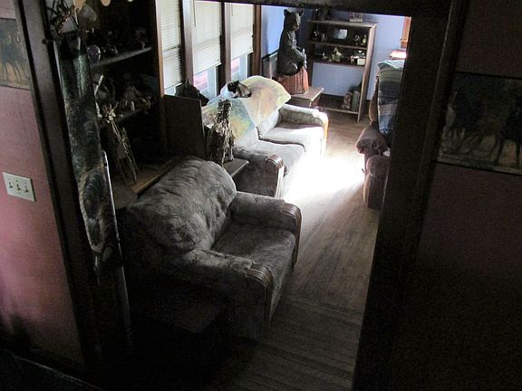 4th image of 1779 Forest Avenue Ext