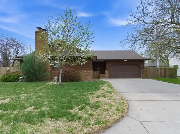 1933 N Pleasantview Cir, Wichita, KS 67203
