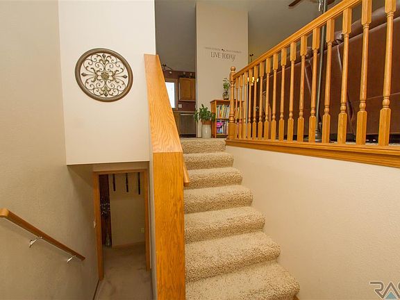 4th image of 6061 W Jordan Ct